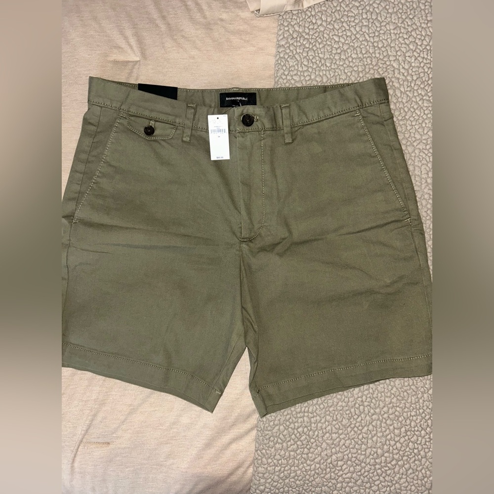 ***NWT*** Banana Republic Chino Shorts - 7” (Olive Green)